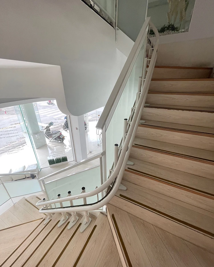 Arc-staircase-Curved-green-1Fto2F (4)